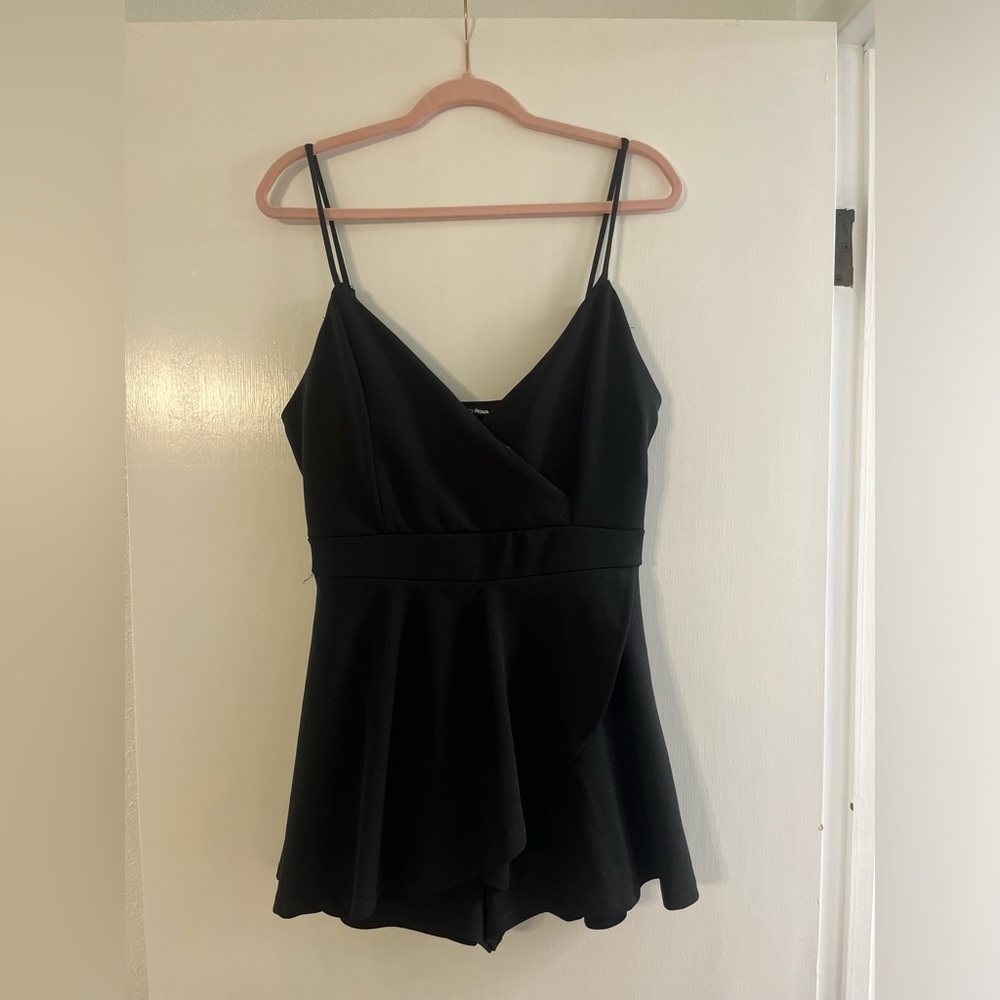 Fashion Nova / Romper / Large